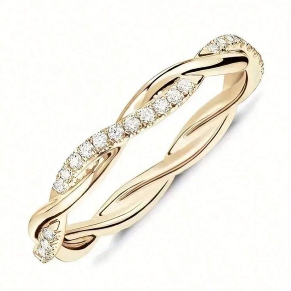 ✨Exquisite Simple 18k Ring ✨ - Picture 3 of 5